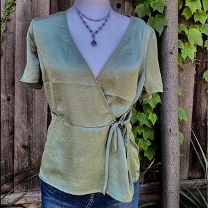 Faux wrap shirt sleeve top
